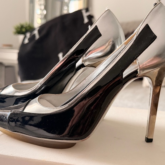 Balenciaga scarpa  Black and Silver Patent Pointed-Toe Stiletto Pumps 37 1/2 - Picture 5 of 9